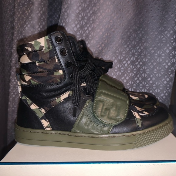 Authentic Fendi little boy sneakers worn once no marks or scuffs like NEW - Picture 12 of 12